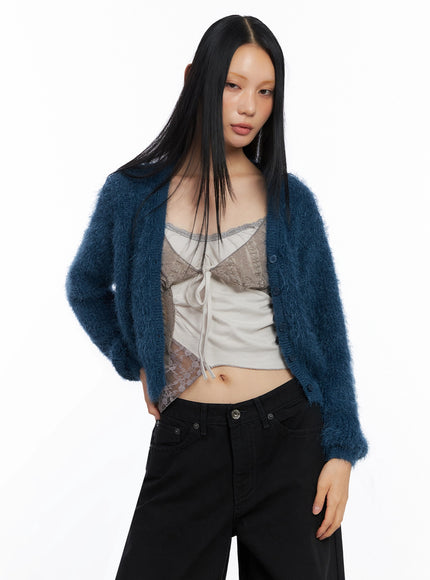 soft-knit-buttoned-cardigan-co517