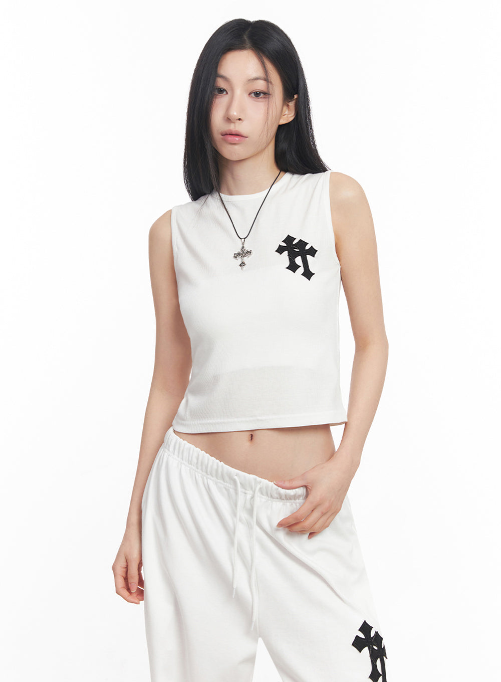 patched-chic-sleeveless-top-iy516