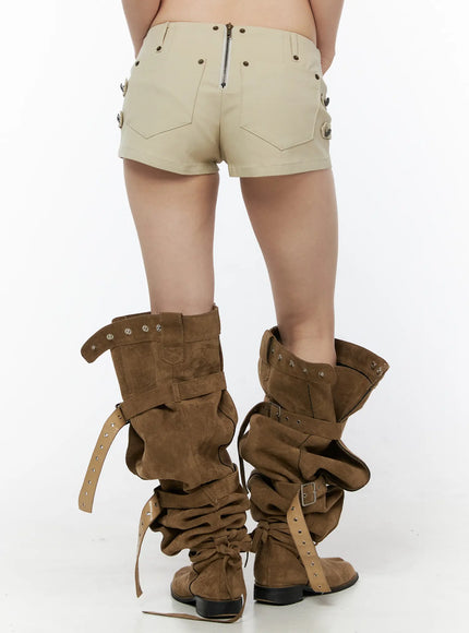 buttoned-buckle-detail-shorts-iu515