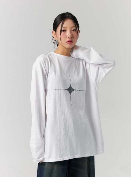 graphic-loose-fit-long-sleeve-tee-cs320