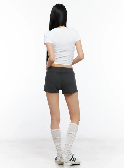 trendy-graphic-print-shorts-cl529