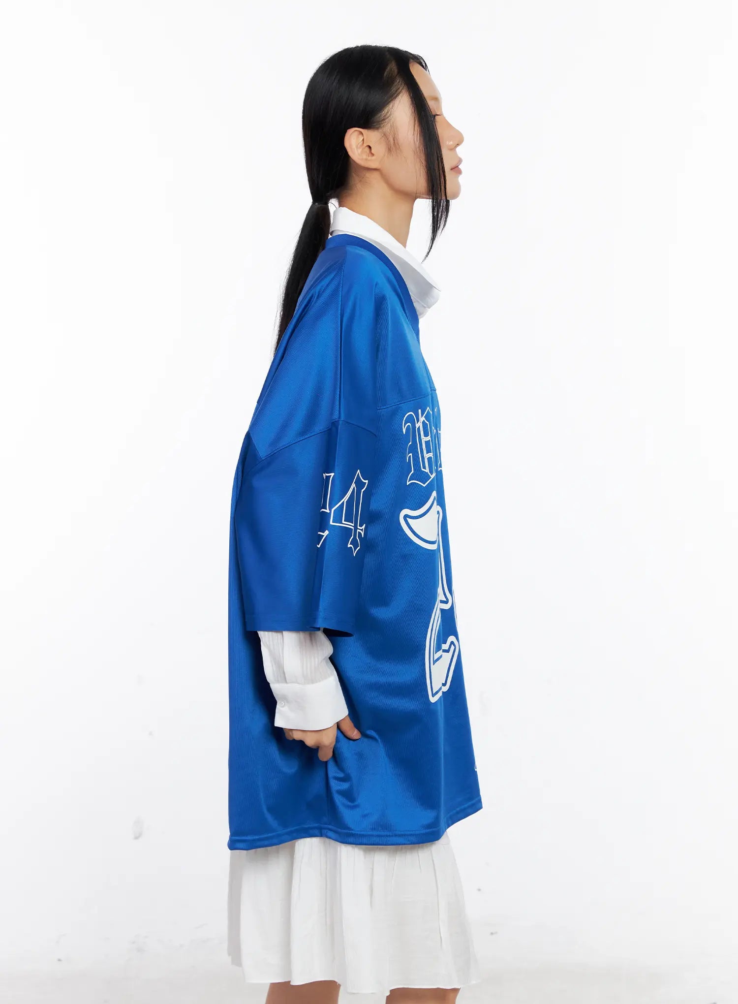 oversized-v-neck-graphic-tee-cl529