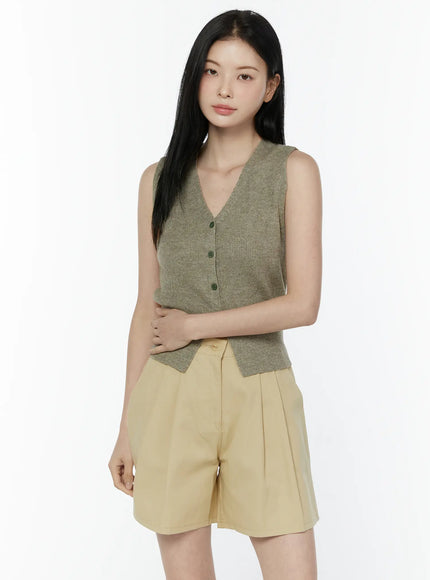 v-neck-ribbed-knit-vest-iu505