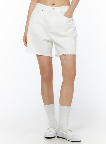 relaxed-fit-cut-out-denim-shorts-iu519