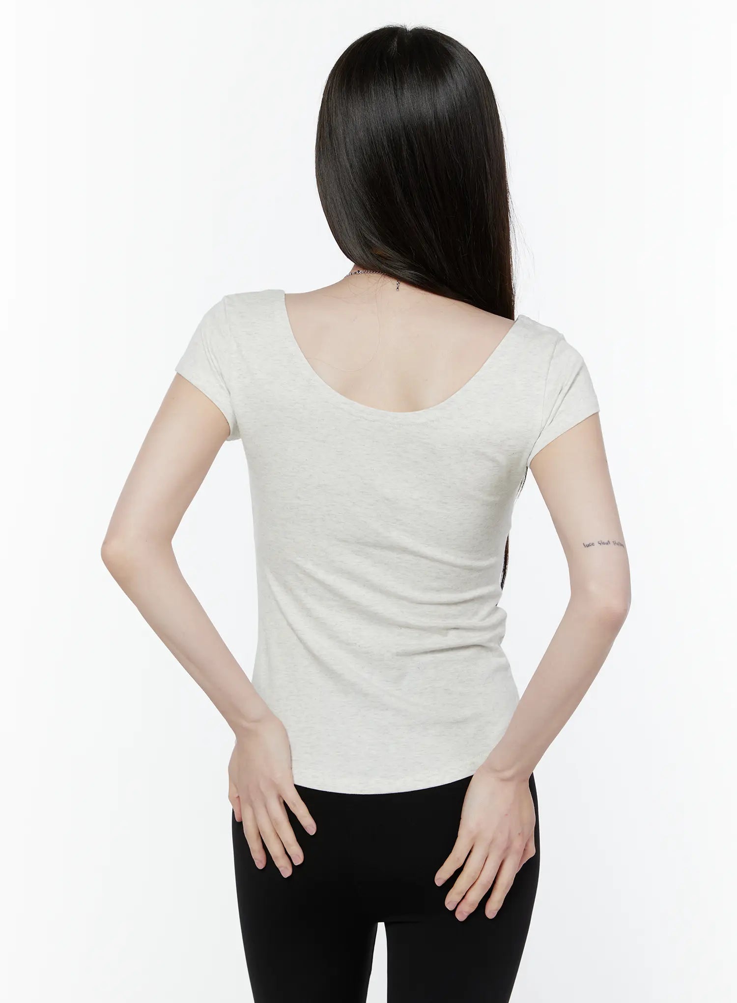 basic-scoop-neck-short-sleeve-tee-cu508