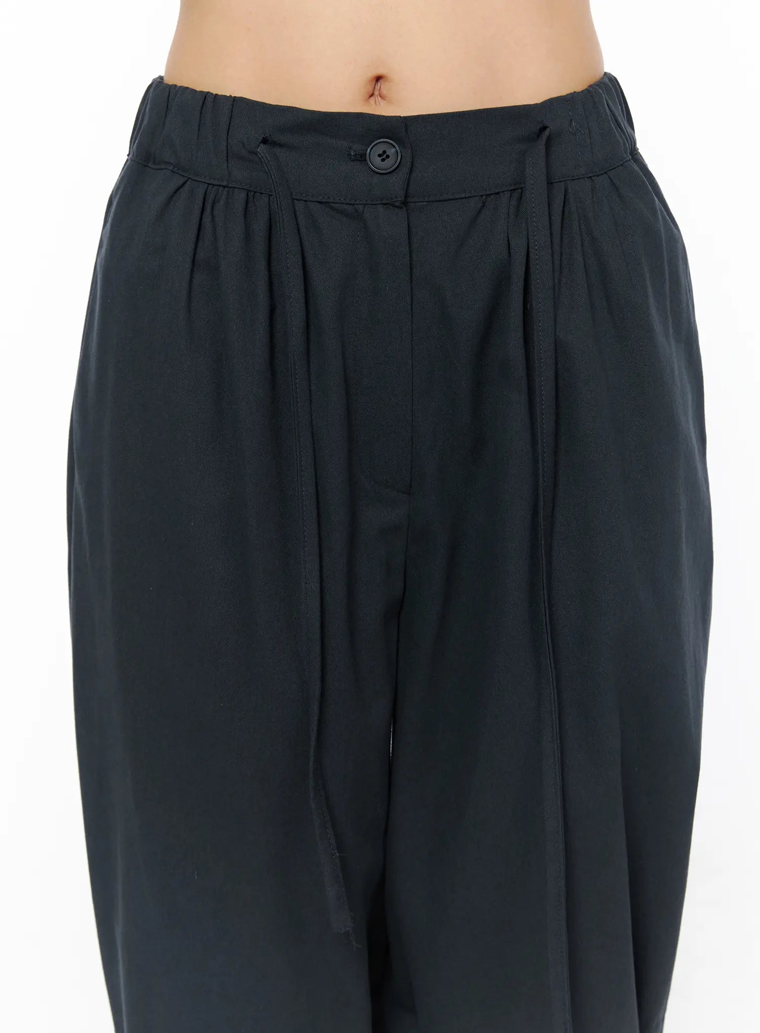 ribbon-detail-capri-pants-cu512