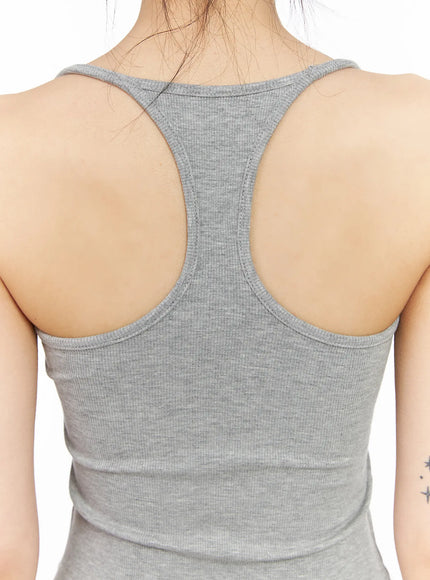 simple-halter-neck-top-cm517