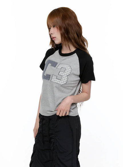 checkered-graphic-short-sleeve-top-ca522