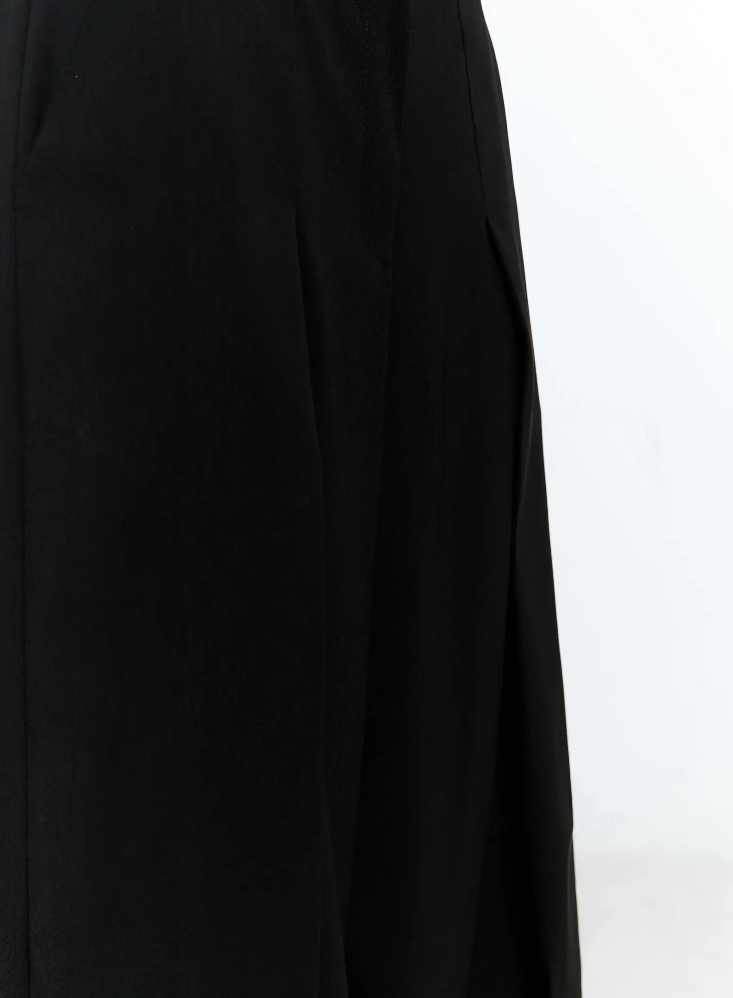 wide-leg-pleated-slacks-cl530