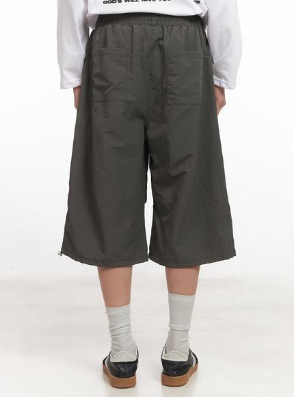 mens-nylon-pocketed-wide-fit-shorts-ia510