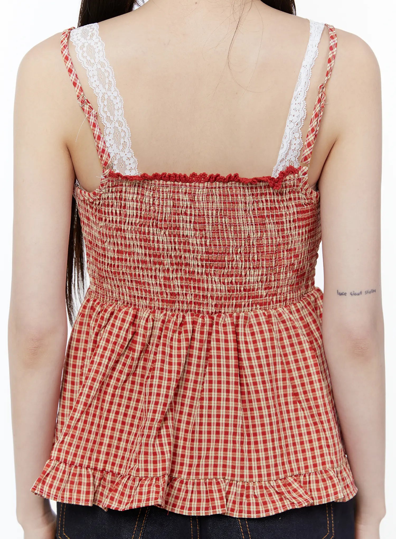 gingham-buttoned-sleeveless-top-cu508