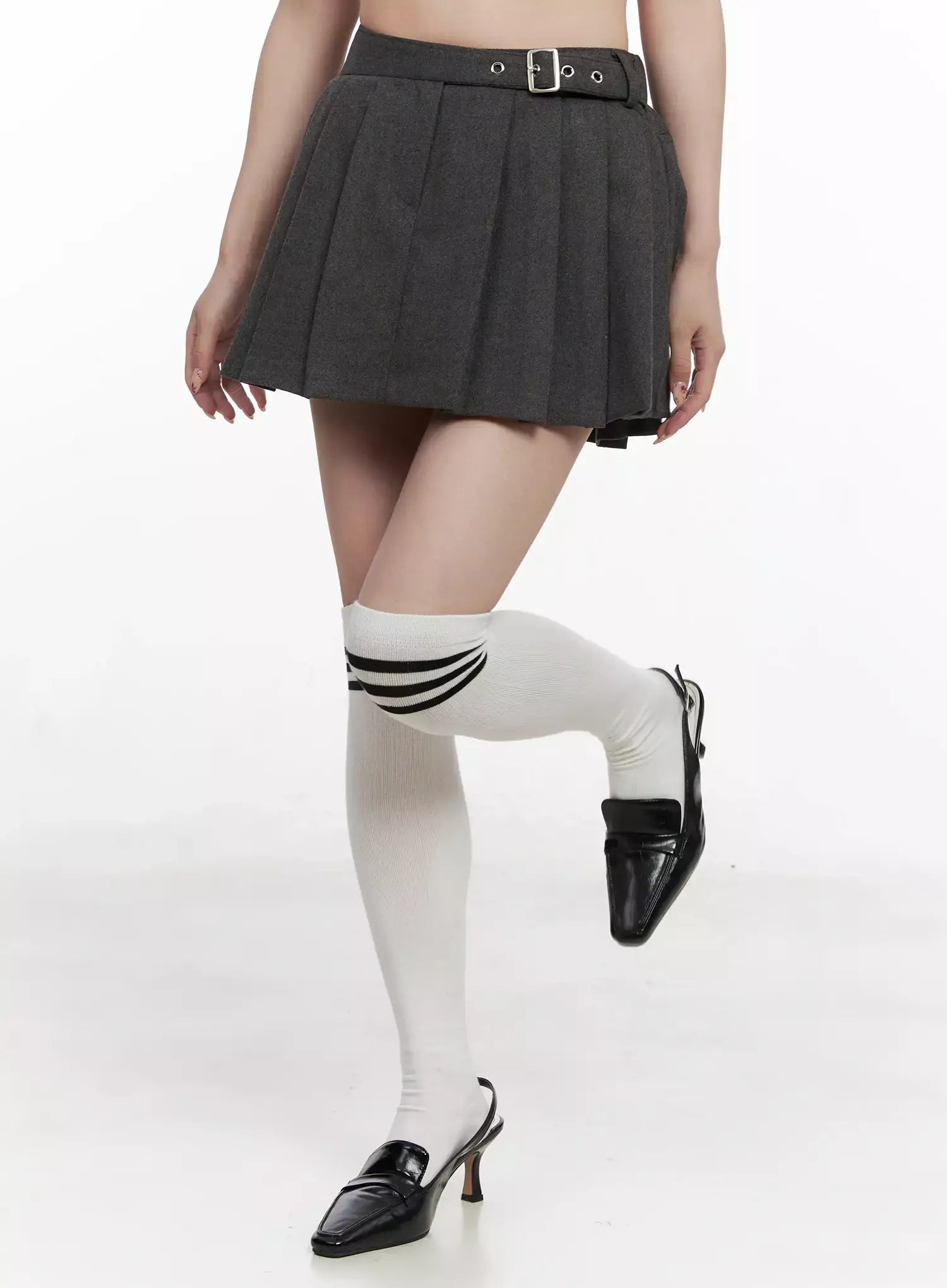 chic-gray-pleated-mini-skirt-in514