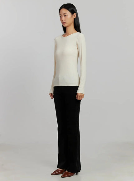 ribbed-knit-long-sleeve-top-ij505