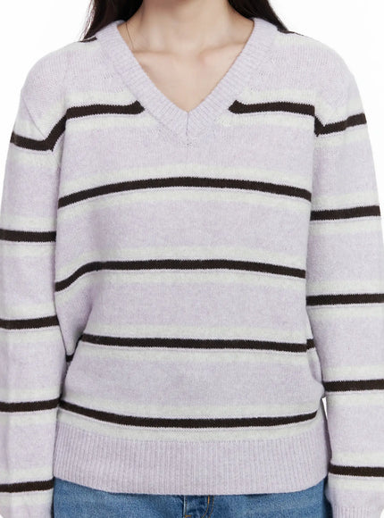 striped-v-neck-knit-sweater-ij529