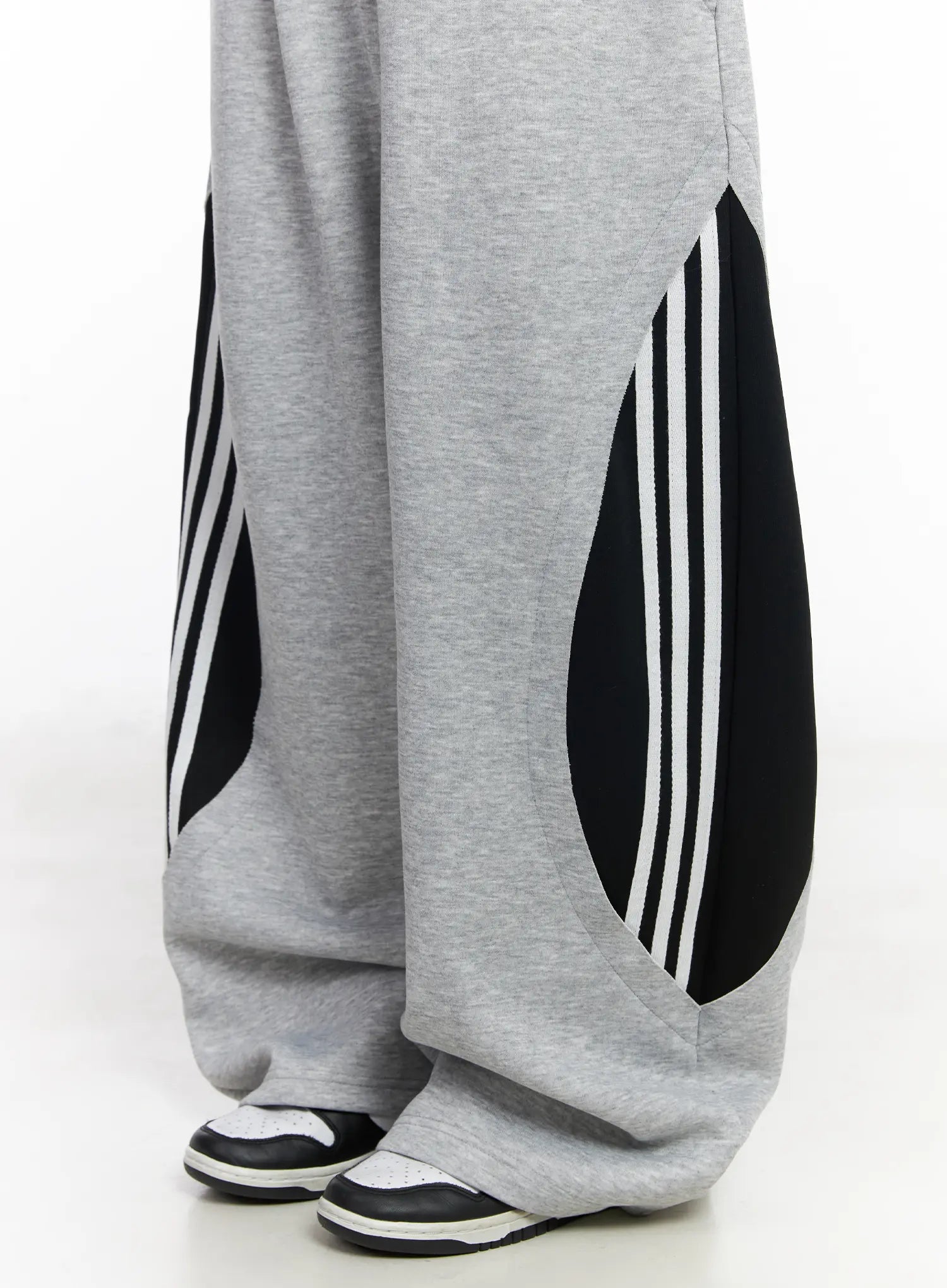 layered-wide-leg-track-pants-cm525