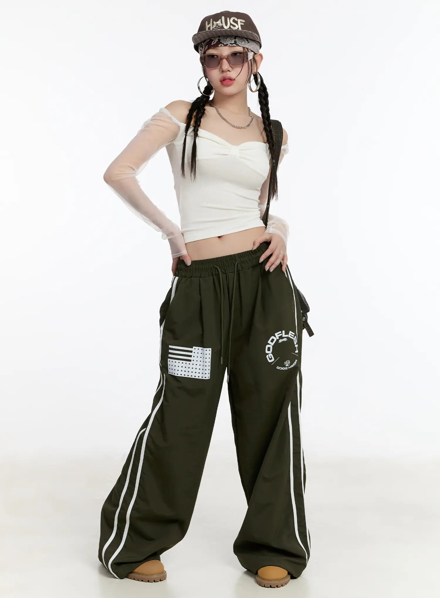 graphic-wide-leg-track-pants-cm511