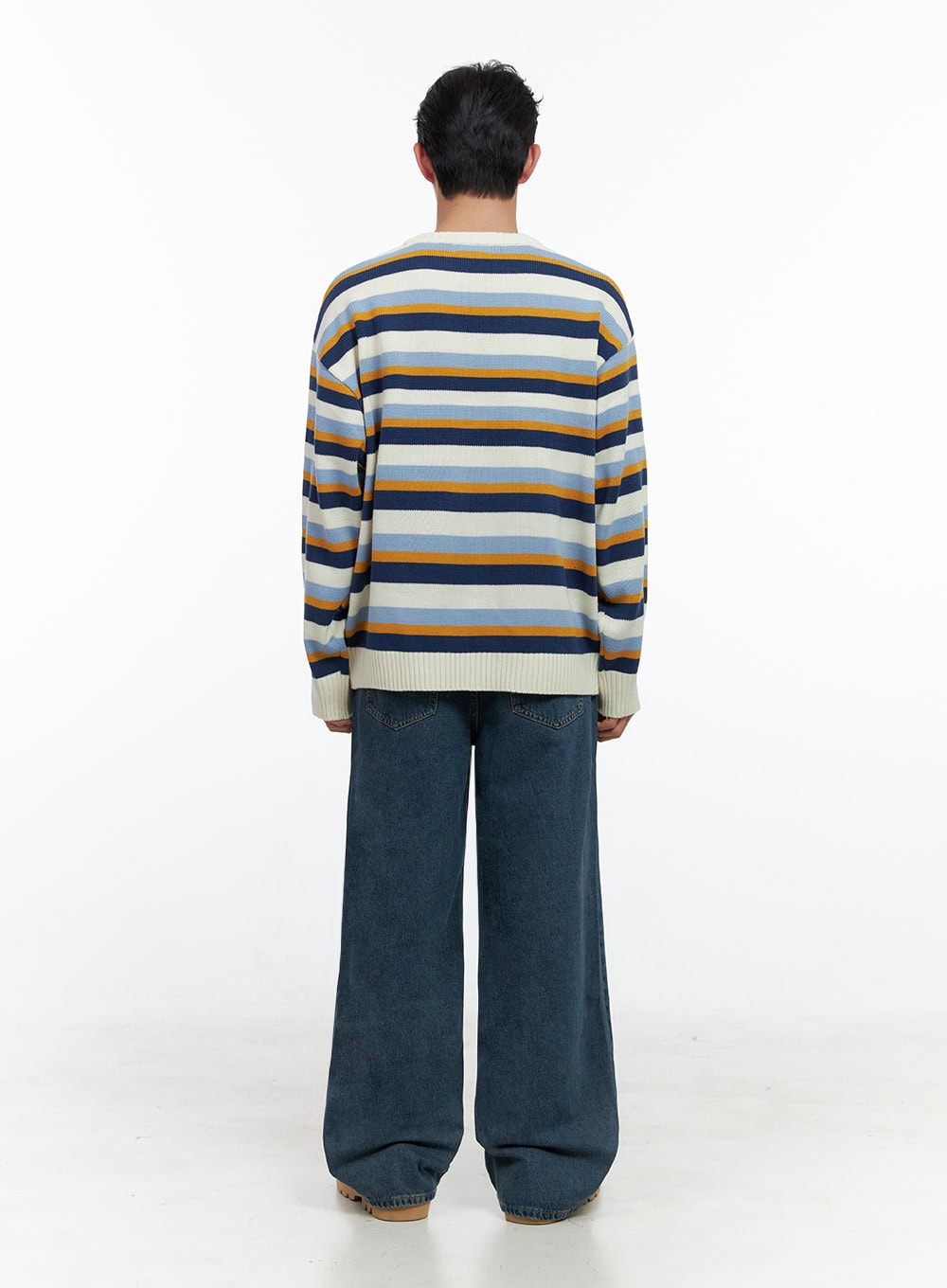 mens-striped-round-neck-sweater-in426