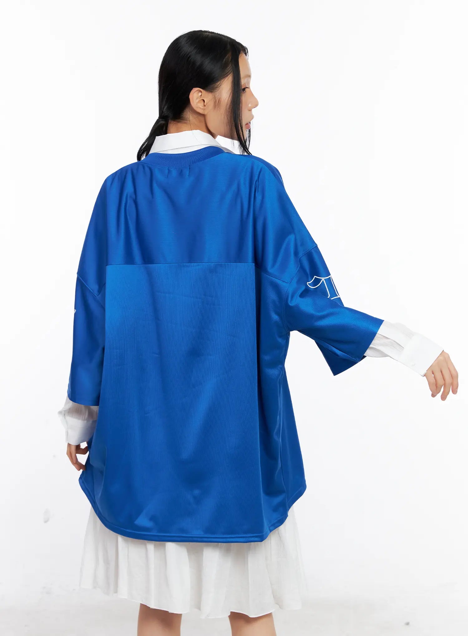 oversized-v-neck-graphic-tee-cl529