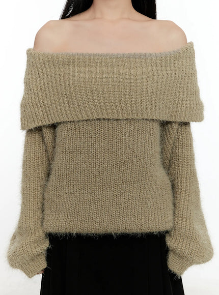 loose-fit-off-shoulder-knit-sweater-cn505