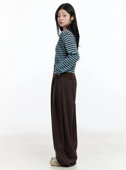 striped-round-neck-knit-top-im519