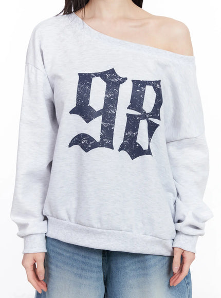 off-shoulder-graphic-sweatshirt-cf518