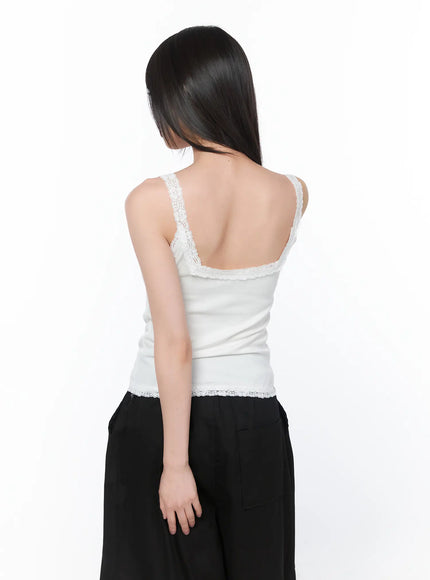 lace-trim-sleeveless-top-ca528