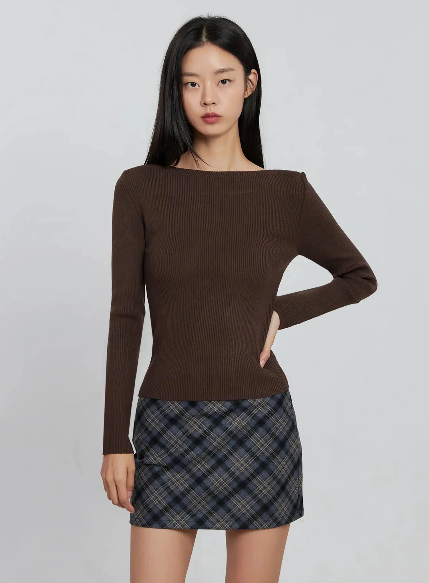 chic-boat-neck-sweater-in507