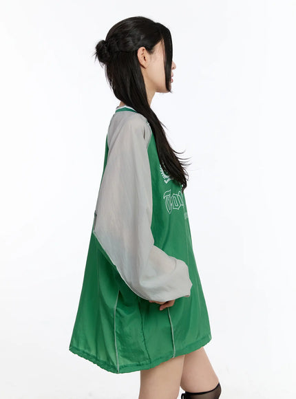 oversized-v-neck-graphic-sweatshirt-ca507