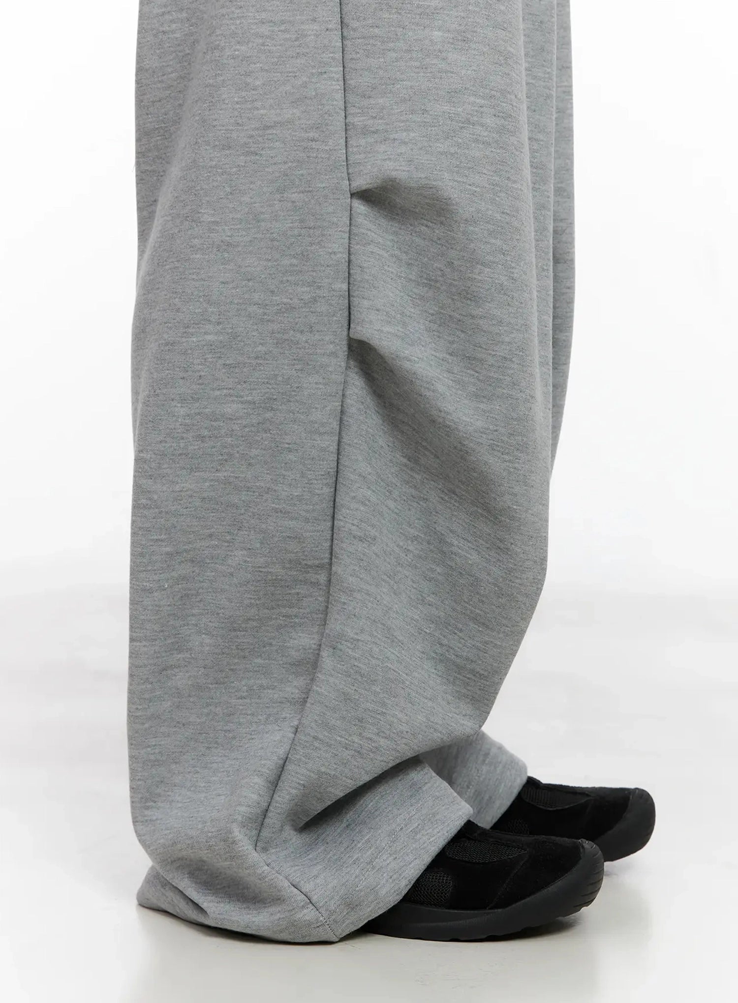 pintuck-wide-leg-sweatpants-is508