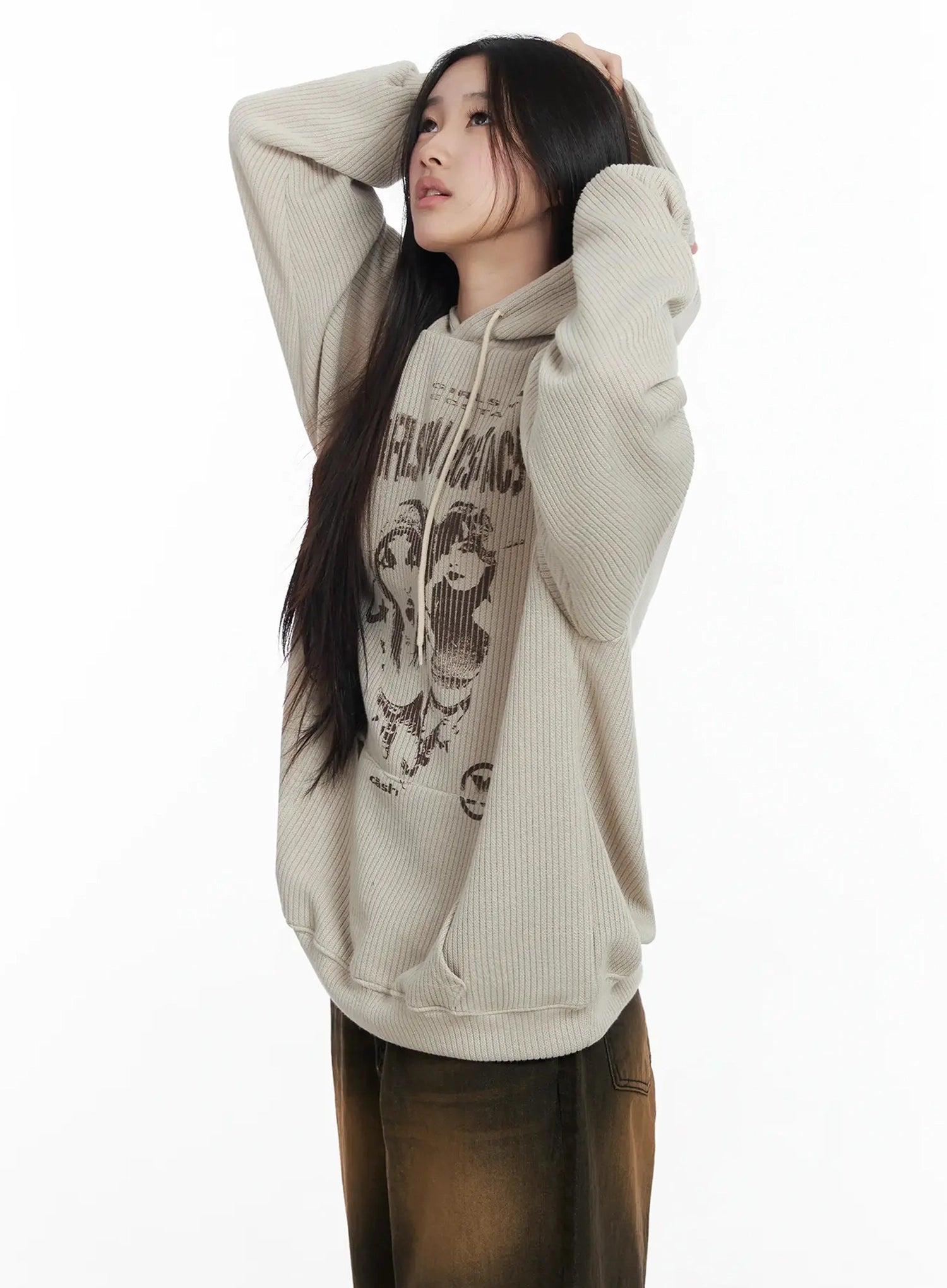 ribbed-graphic-knit-hoodie-im502