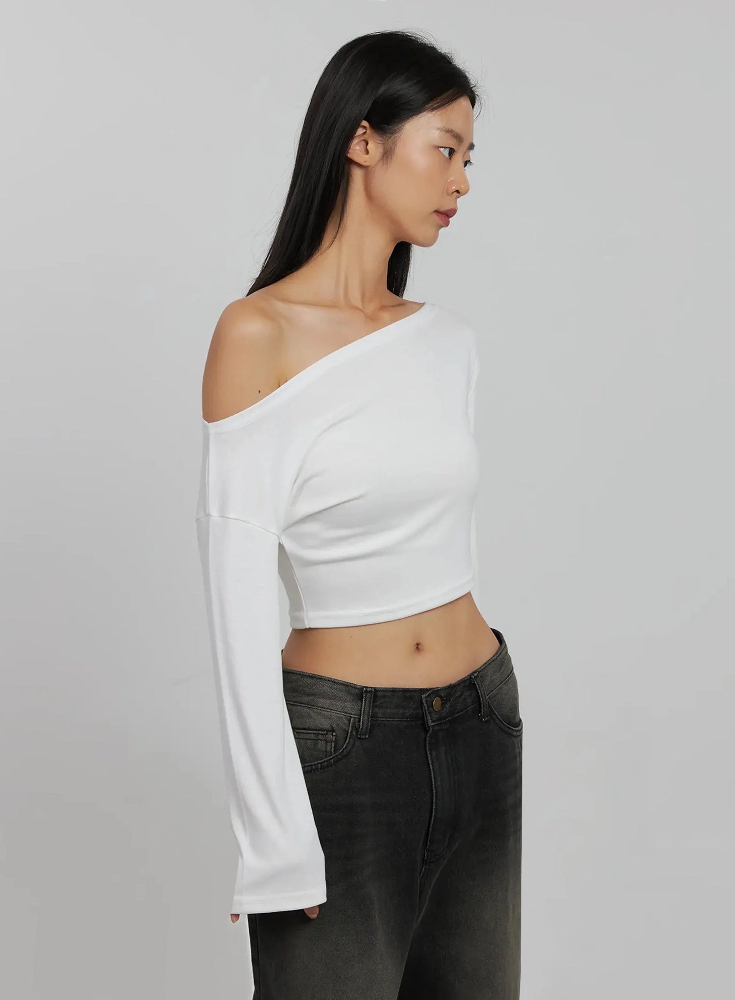 off-shoulder-crop-long-sleeve-top-ij509