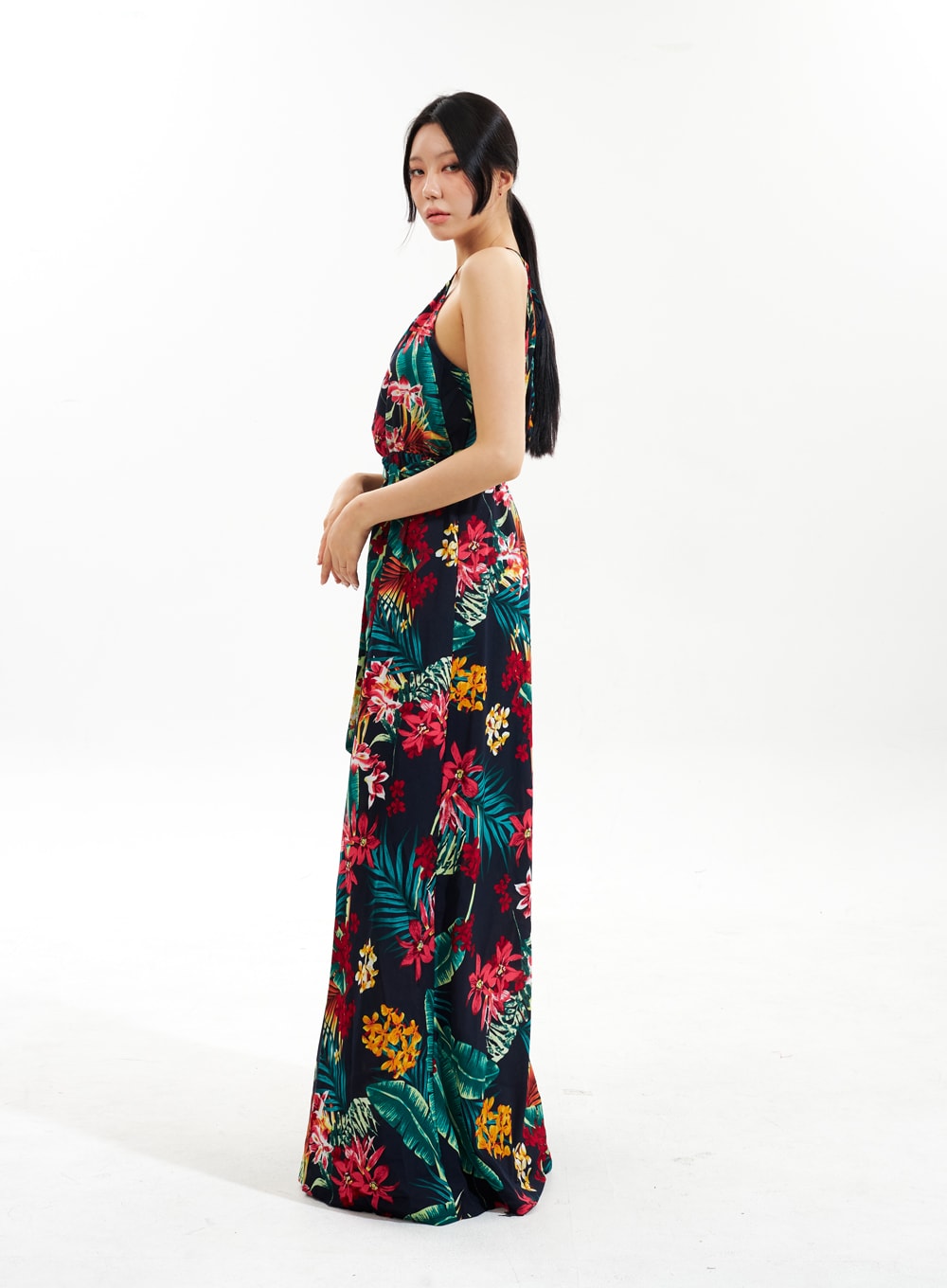 halter-neck-flower-maxi-dress-iu308