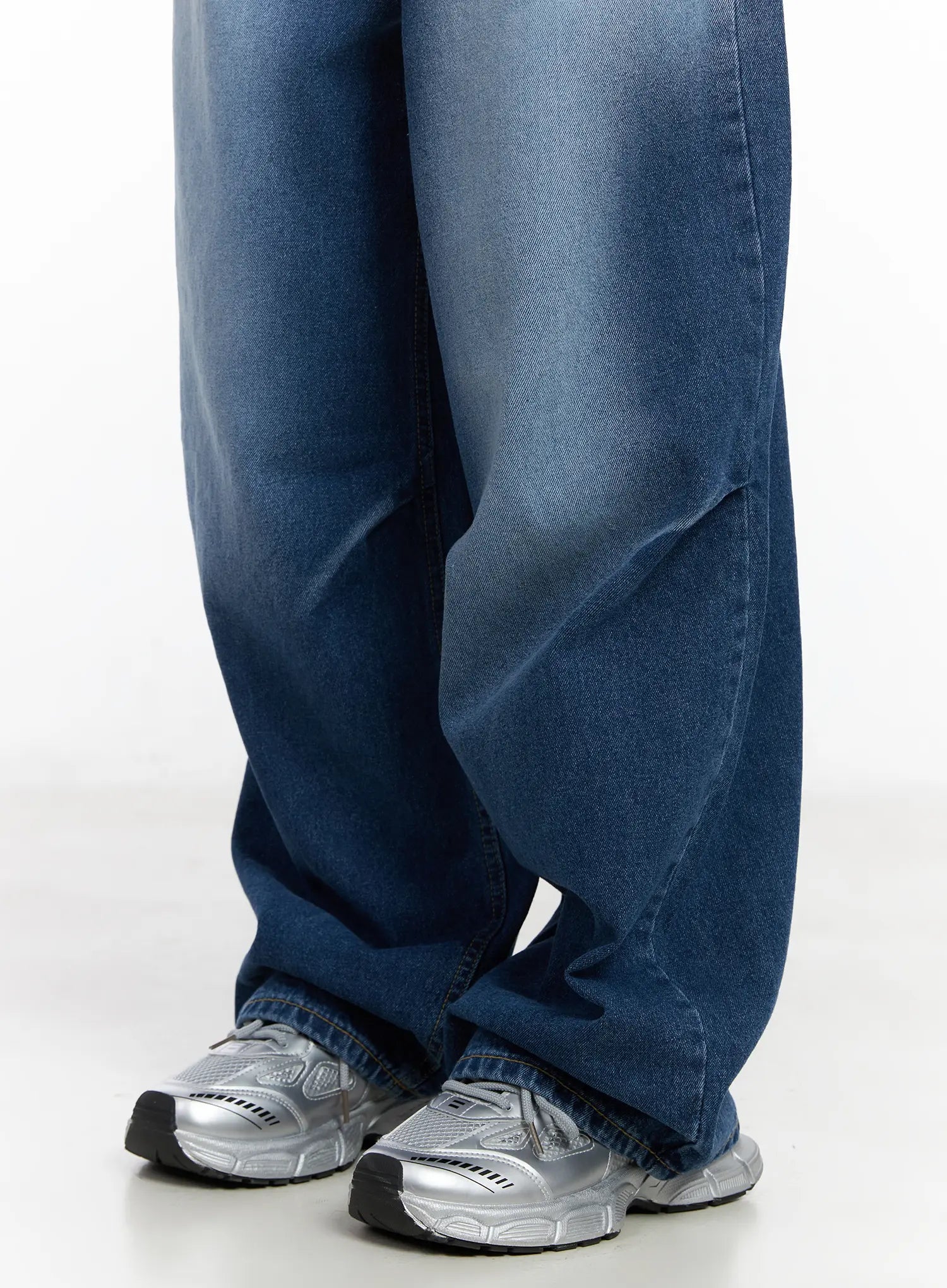 azari-washed-baggy-jeans-cj530