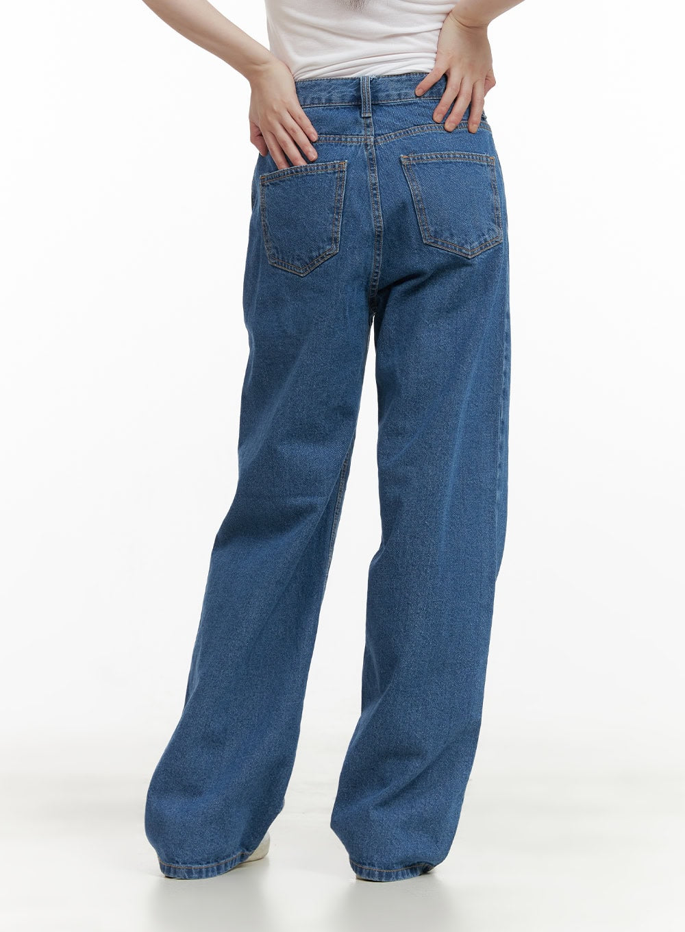 Blue Straight Leg Jeans CY428 in blue, back close-up on model, wide-fit washed denim showing dual back pockets and waistband stitching detail, white tee.