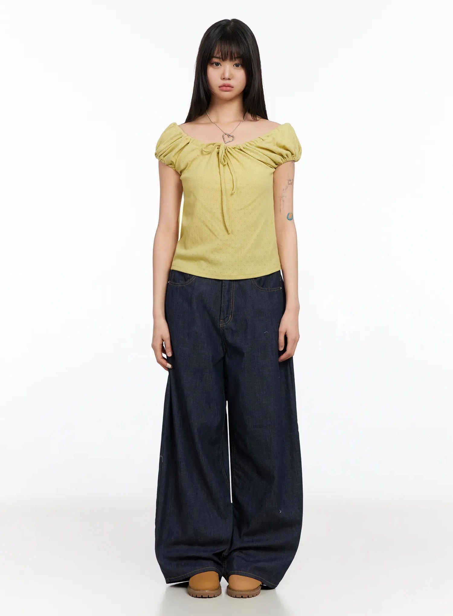 eyelet-ruched-off-shoulder-top-ia523