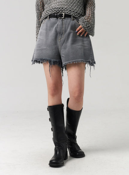 ripped-hem-wide-denim-shorts-cl312