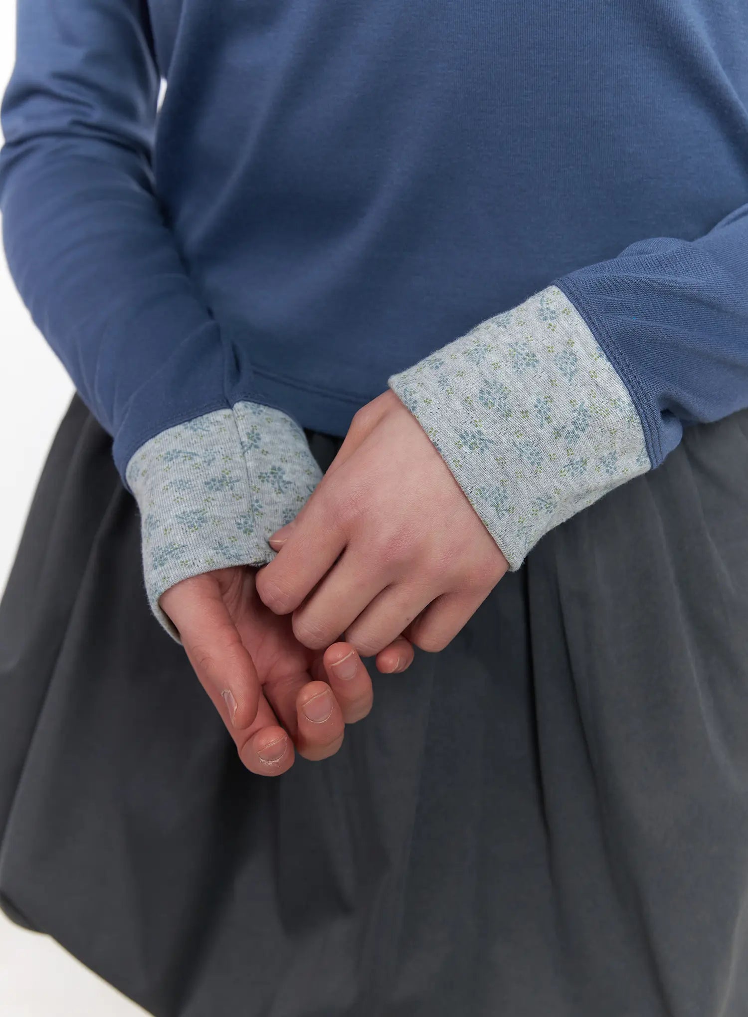 two-tone-collar-floral-long-sleeve-tee-cm513