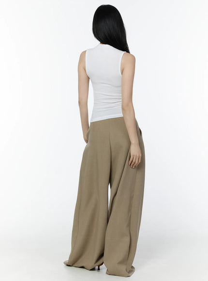 ribbed-mock-neck-sleeveless-top-iu503