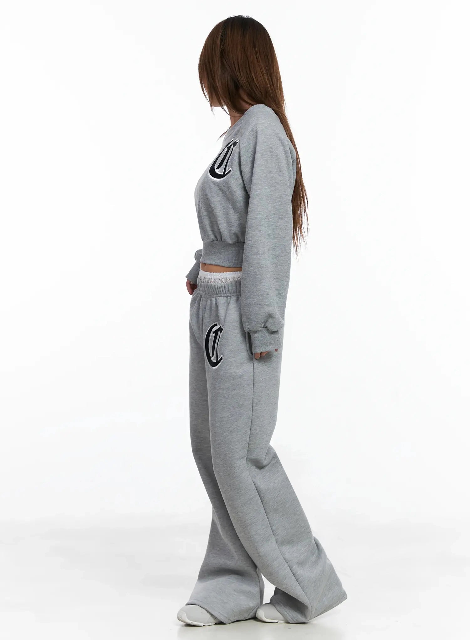 cozy-graphic-thermal-crop-sweatshirt-in528