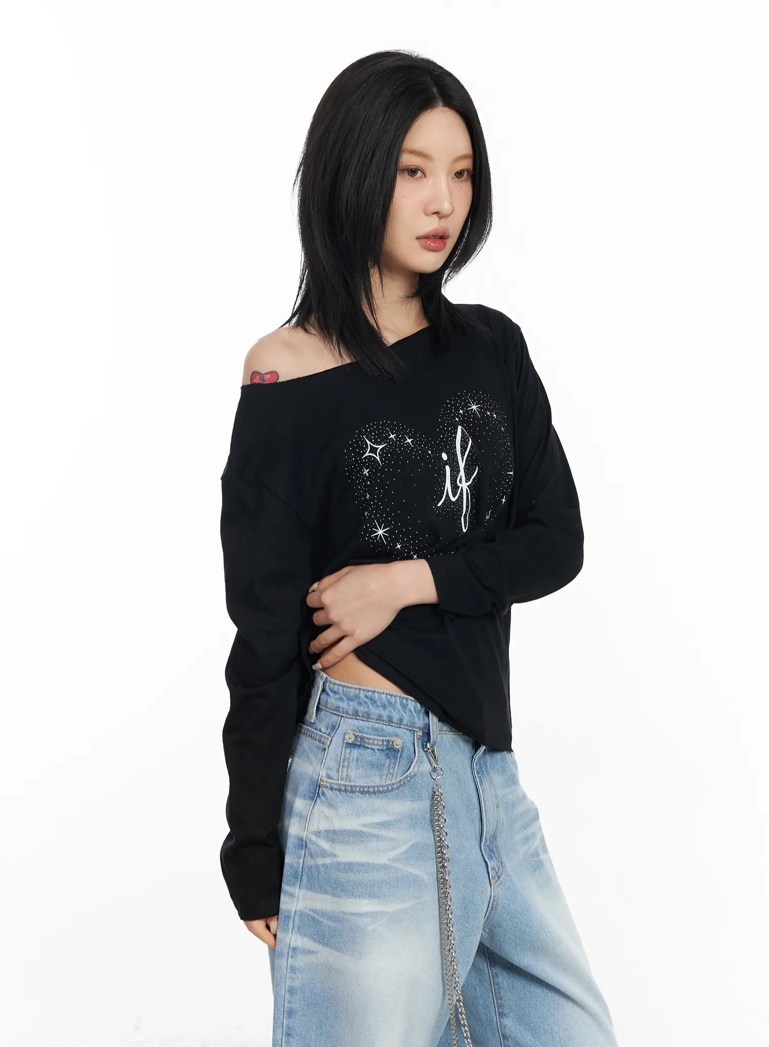 off-shoulder-graphic-long-sleeve-top-cf526