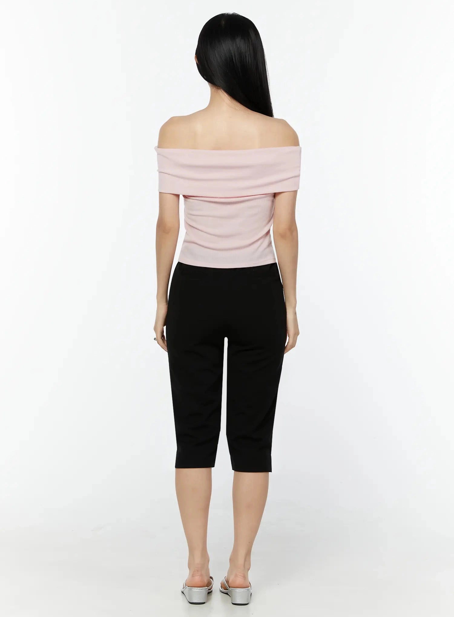 slim-fit-stretch-capri-pants-iu522