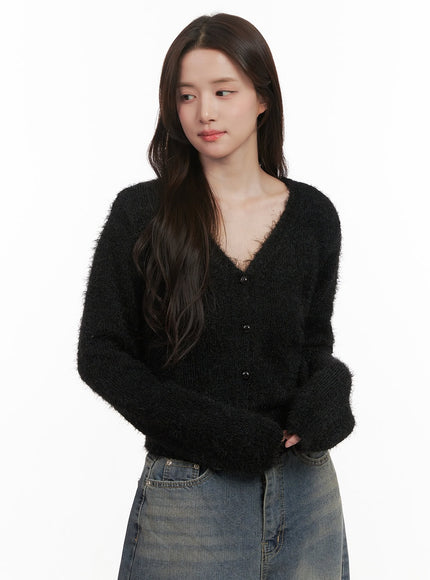 fuzzy-v-neck-buttoned-crop-cardigan-ij510