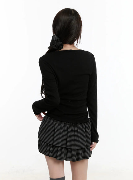 button-accent-long-sleeve-top-cm510