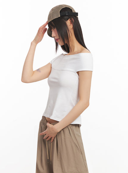 string-cut-out-off-shoulder-crop-top-iy502