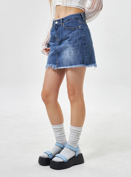 ripped-hem-denim-mini-skirt-cu301