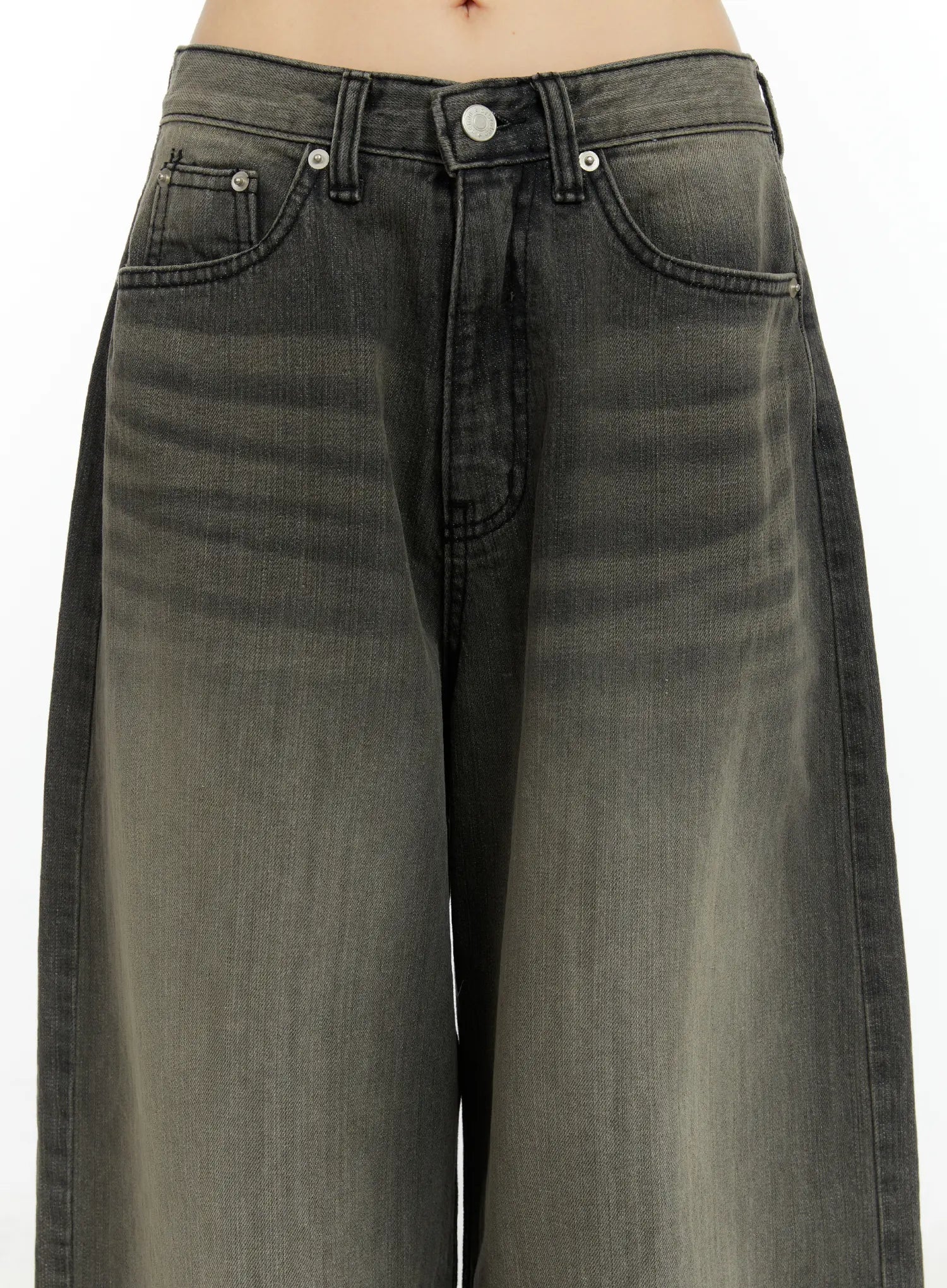 kenna-washed-backstrap-wide-leg-jeans-cf509