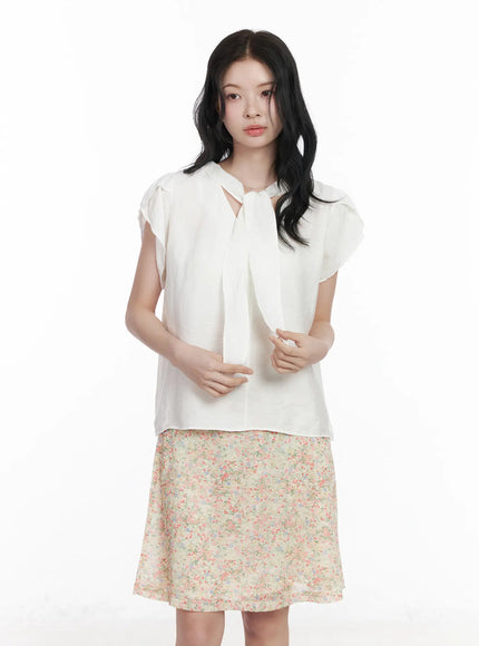 bow-tie-short-sleeve-blouse-ca509 / White