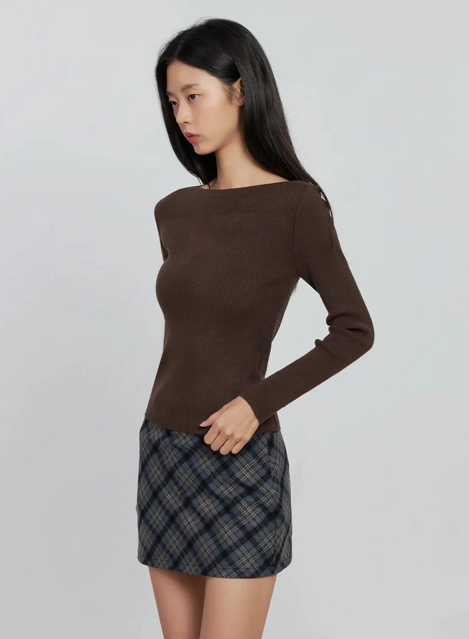 chic-boat-neck-sweater-in507