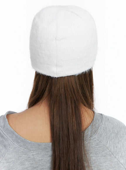 cozy-cross-beanie-in528