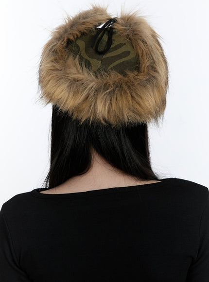 faux-fur-detail-cap-cj522